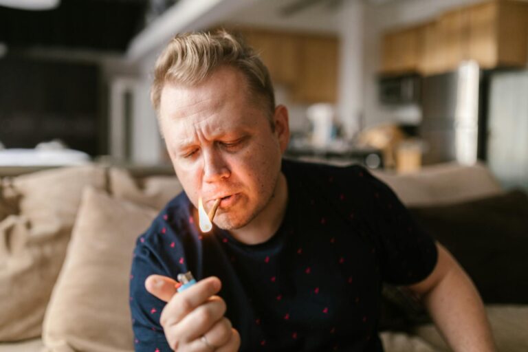 Wie zeigt sich Cannabis-Sucht? Die 8 wichtigsten Zeichen